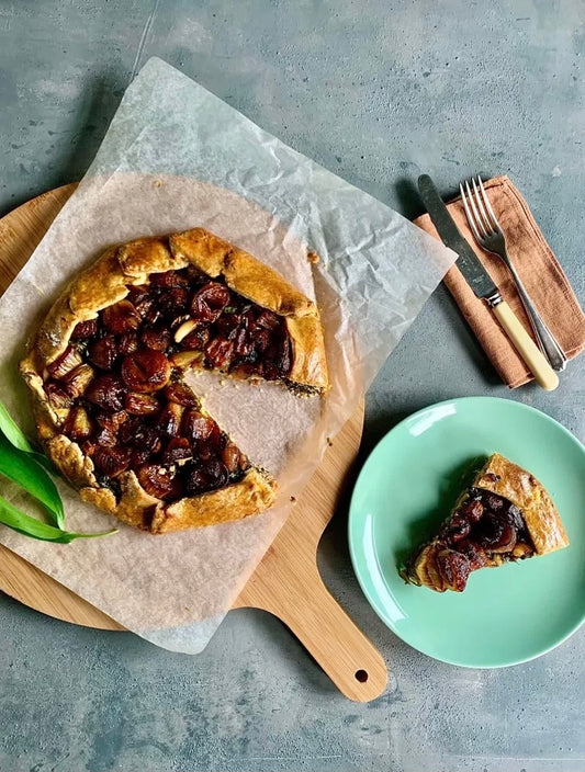 The Edible Flower Kitchen Garden: Shallot, Wild Garlic & Cheddar Galette